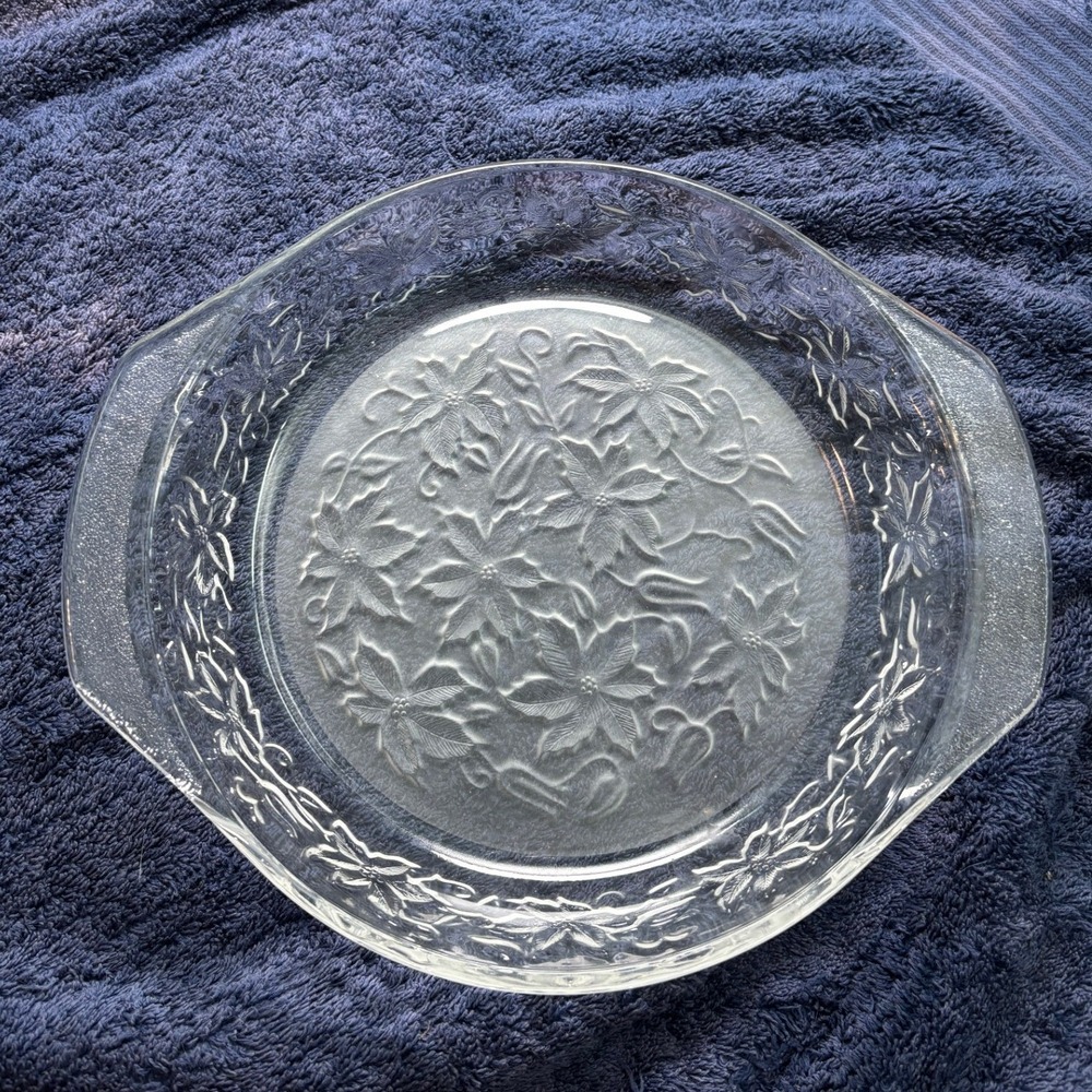 Vintage Pyrex 9 Inch Clear Glass Poinsettia Embossed Pie Plate Baking Dish - Picture 4 of 4